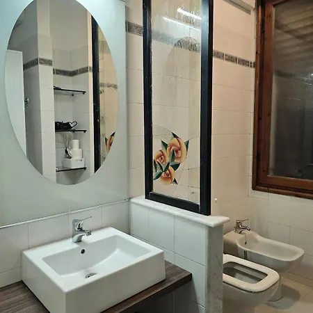 Apartman Michelle With Private Parking La Spezia