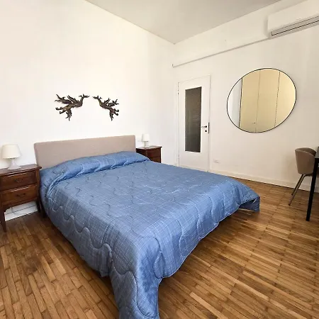 Michelle With Private Parking Lejlighed