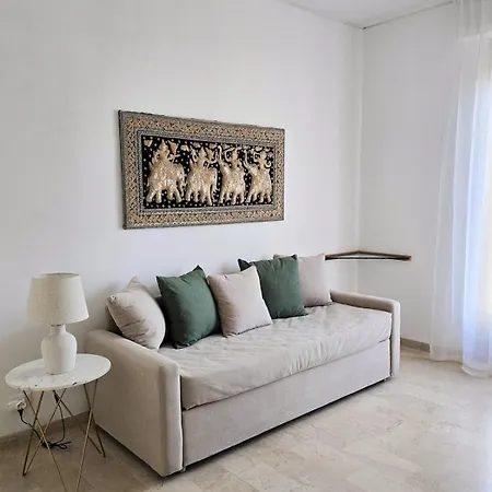 Michelle With Private Parking Lejlighed *