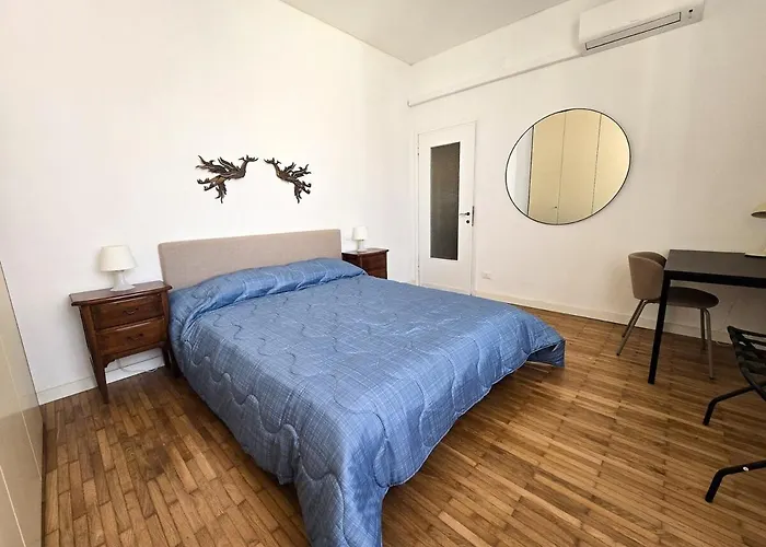 Michelle With Private Parking Apartment