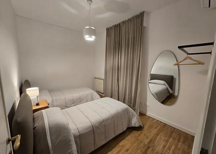 Michelle With Private Parking Apartment