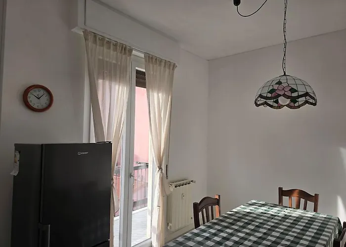 Michelle With Private Parking *