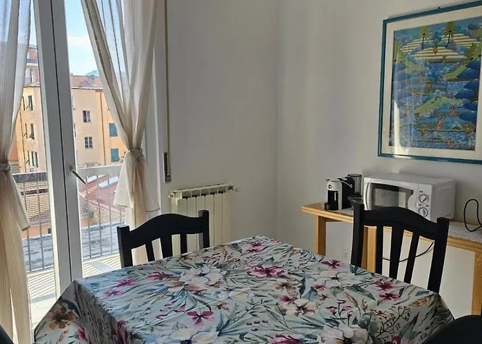 Michelle With Private Parking Apartment *