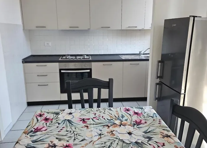 Michelle With Private Parking * Специя